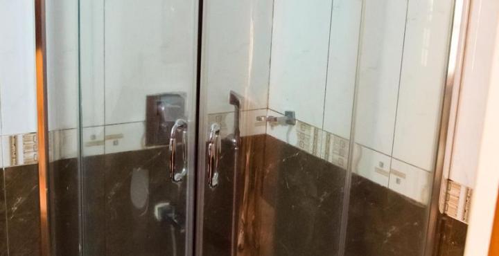 The Shelton Grand Hotel Bangalore Esterno foto