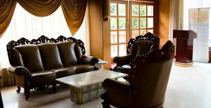 The Shelton Grand Hotel Bangalore Esterno foto
