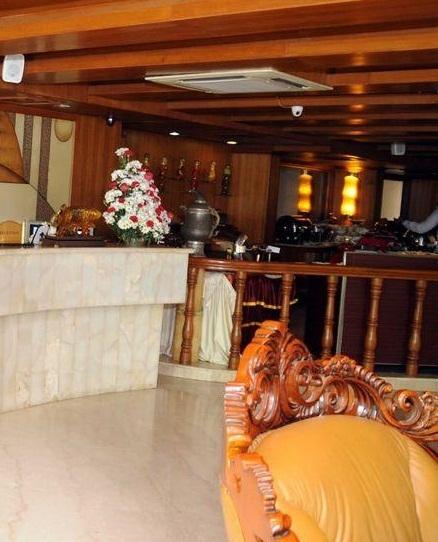 The Shelton Grand Hotel Bangalore Esterno foto