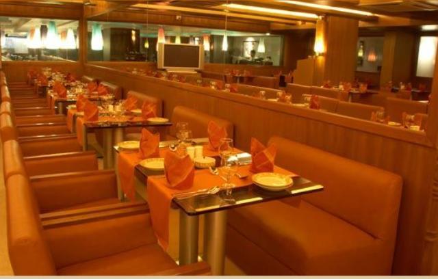 The Shelton Grand Hotel Bangalore Esterno foto