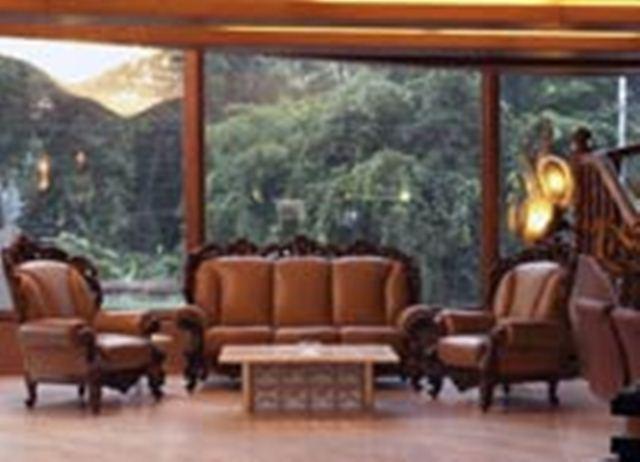The Shelton Grand Hotel Bangalore Esterno foto